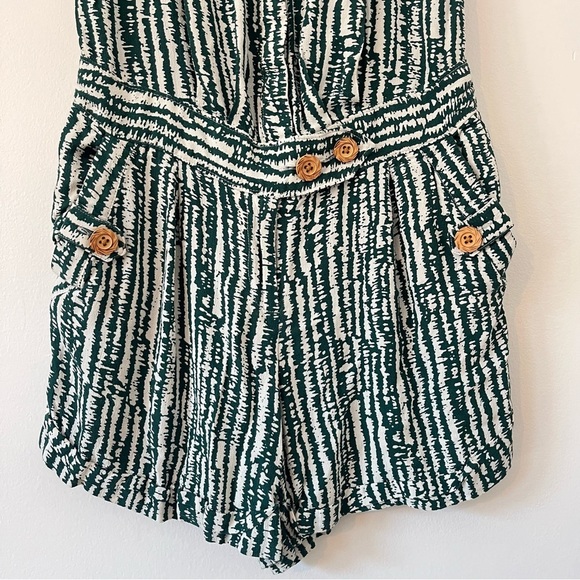 Anthropologie Ett Twa Safari V Neck Short Romper Green white Stripes (Sโฆ - Picture 7 of 14